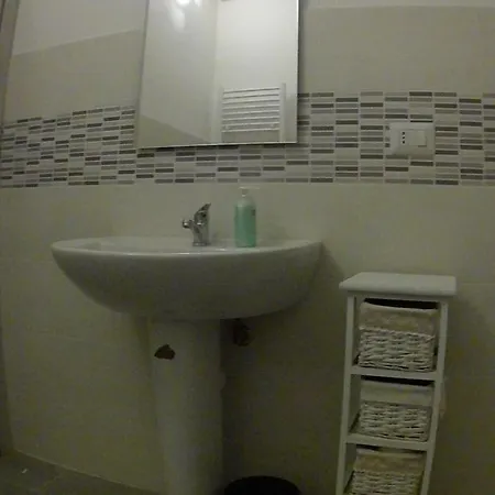 公寓 Monolocale Giulio Cesare 诺瓦拉