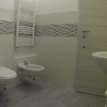 公寓 Monolocale Giulio Cesare 诺瓦拉